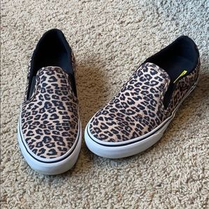 Cheetah deluxe comfort vans